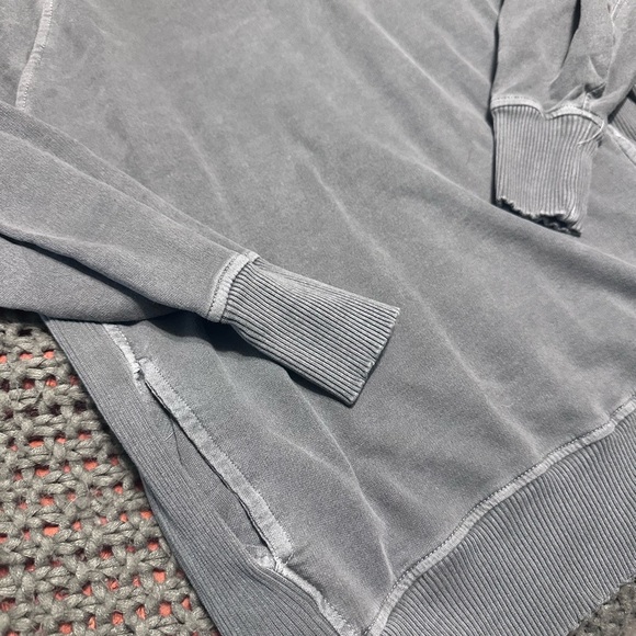Women’s Boutique Gray Sweater - Picture 3 of 3